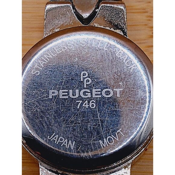 Peugeot 746 Watch Women's Silver And Gold Tone Bracelet WORKING Vintage Watch - Picture 2 of 6